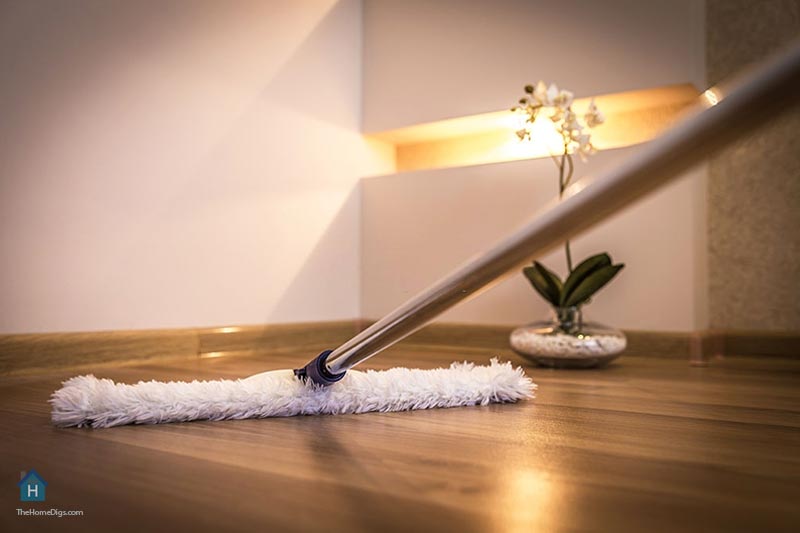 Cleaning Hardwood floor using Vinegar with Microfiber Mop