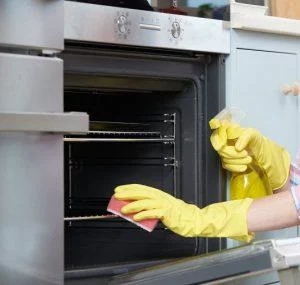How to Clean an Oven Quickly
