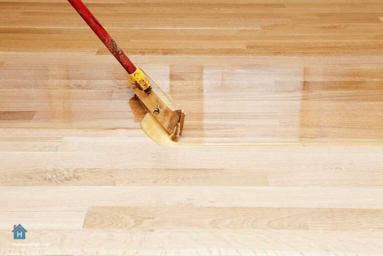 How to Apply Water Based Polyurethane to Wood Floors Without Bubbles