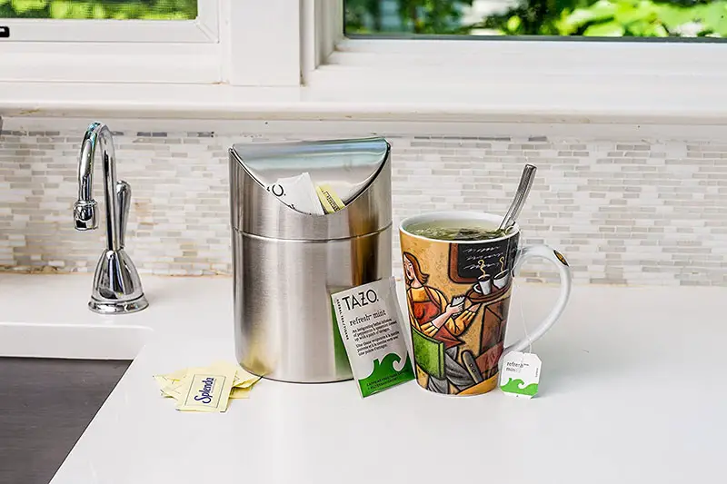 Estilo-Mini-Countertop-Trash-Can